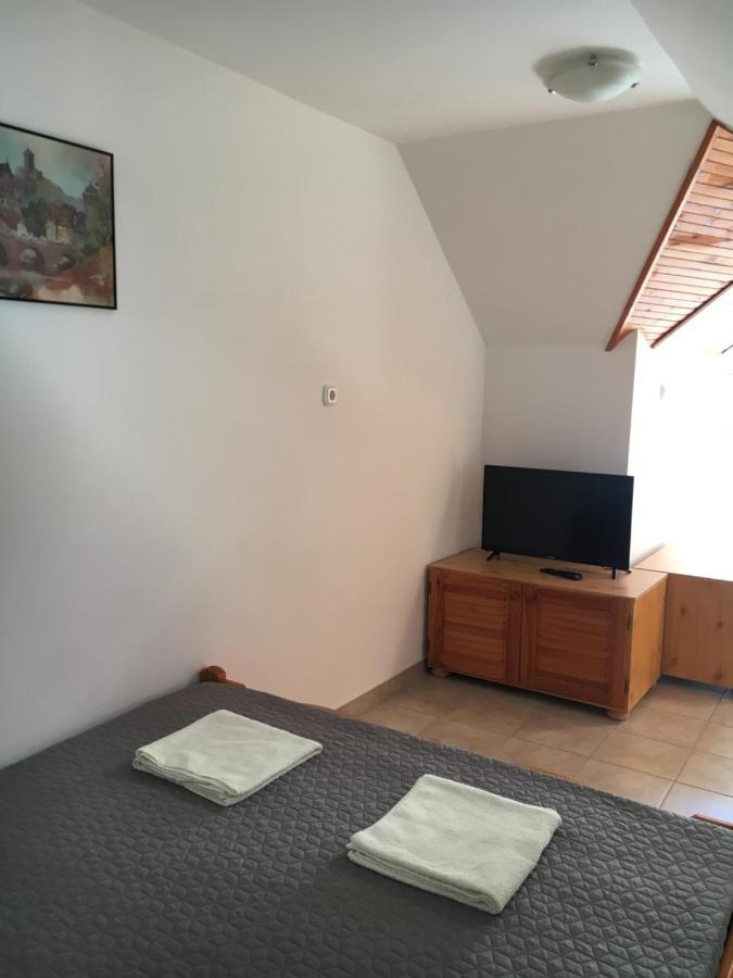 Center apartmanház Hotel Hajdúszoboszló Esterno foto