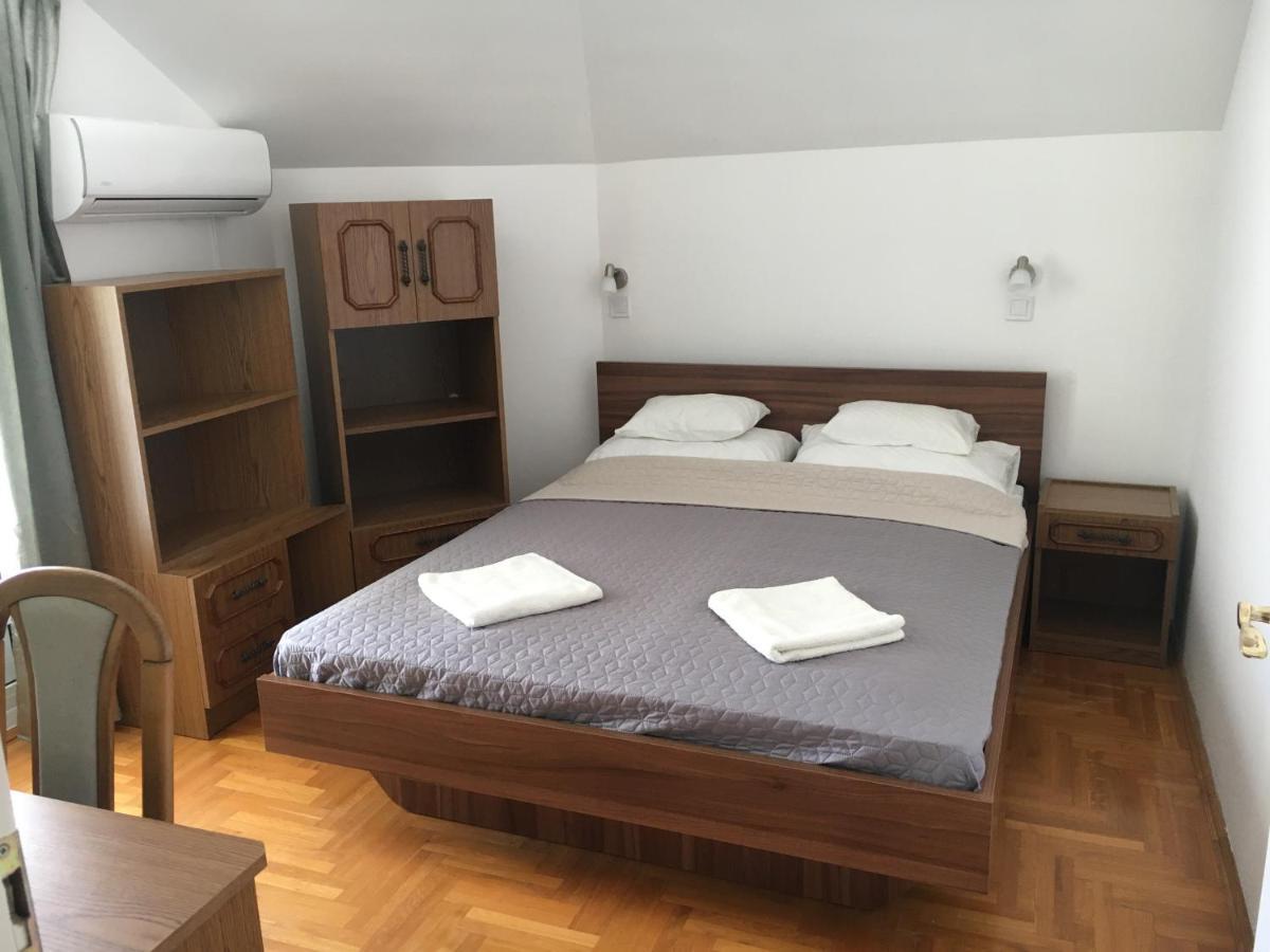 Center apartmanház Hotel Hajdúszoboszló Esterno foto