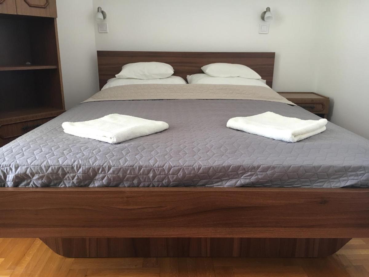 Center apartmanház Hotel Hajdúszoboszló Esterno foto
