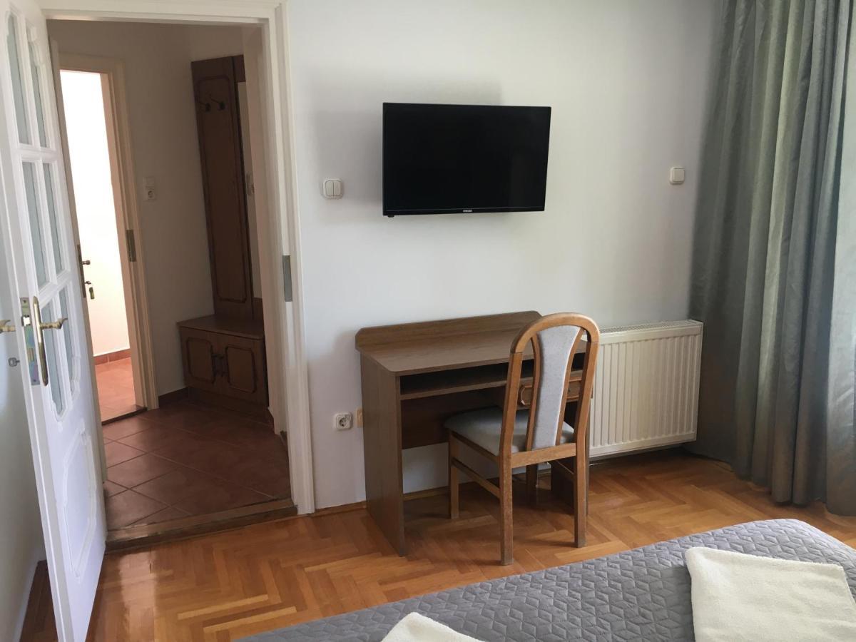 Center apartmanház Hotel Hajdúszoboszló Esterno foto