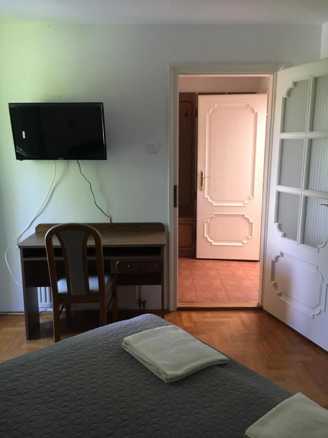 Center apartmanház Hotel Hajdúszoboszló Esterno foto