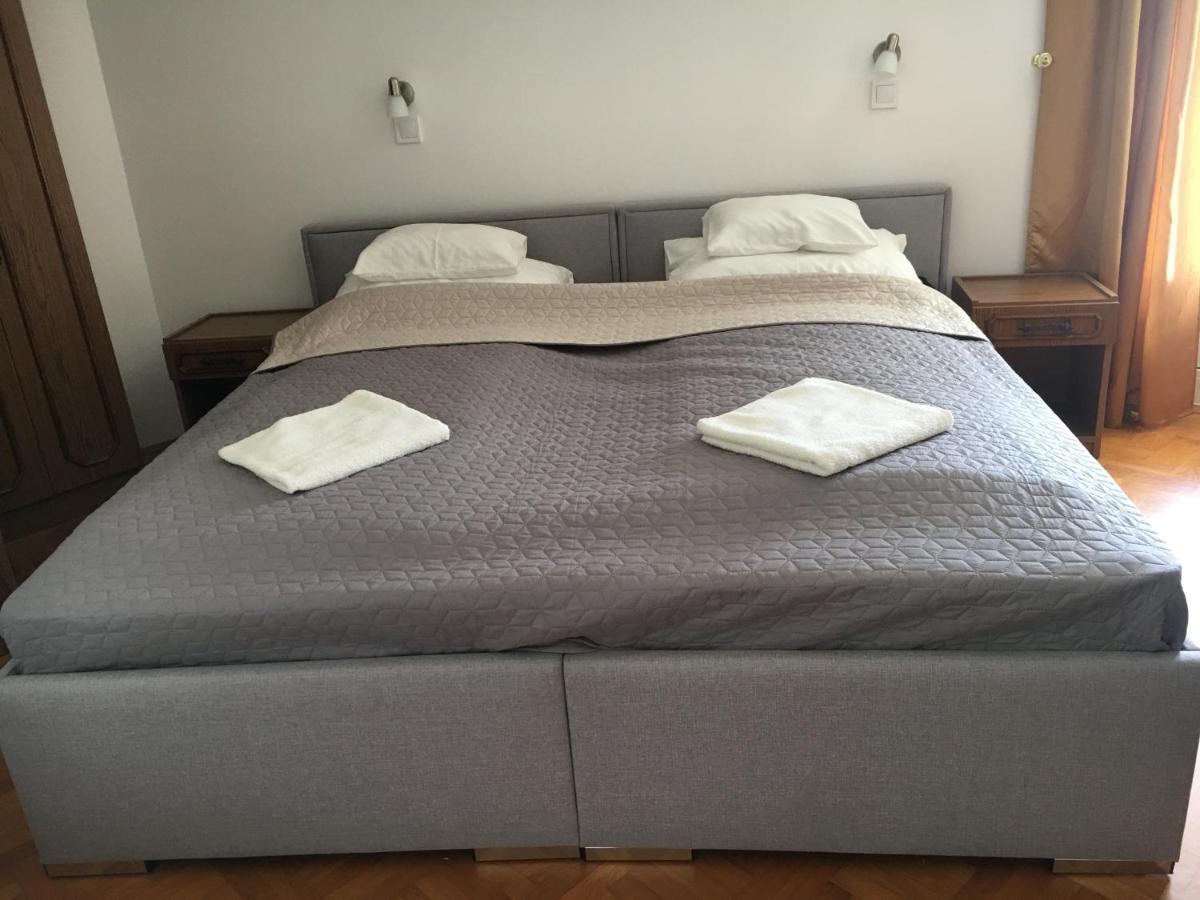 Center apartmanház Hotel Hajdúszoboszló Esterno foto