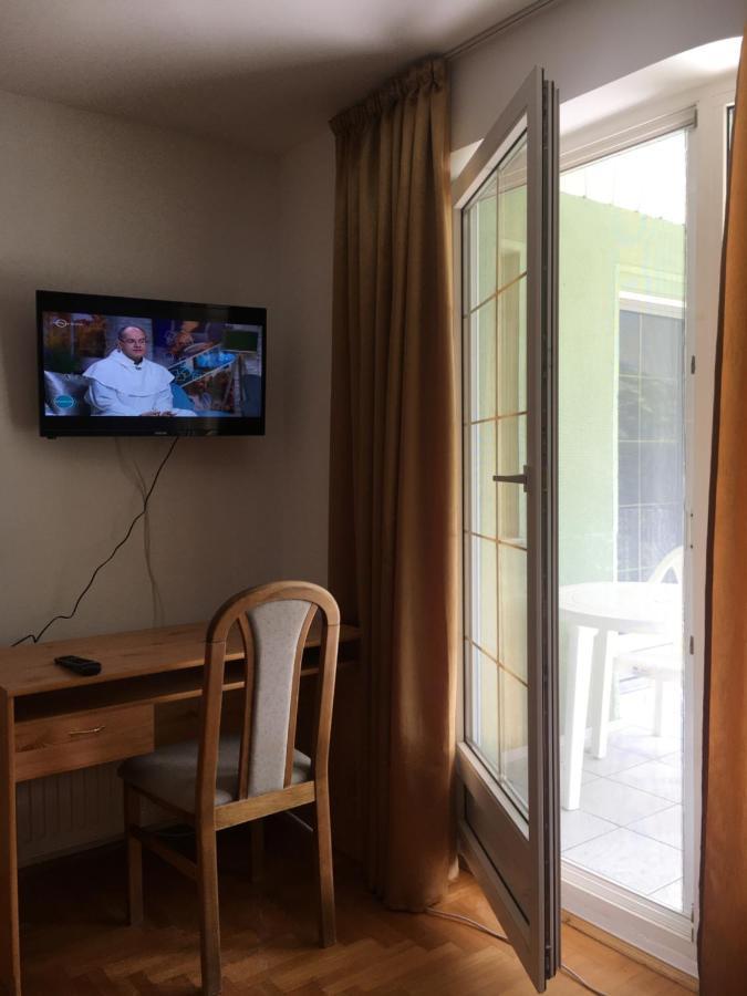 Center apartmanház Hotel Hajdúszoboszló Esterno foto