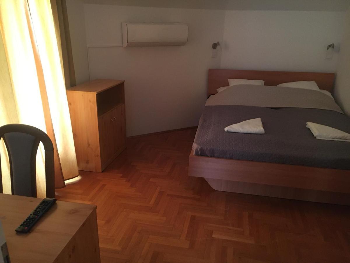 Center apartmanház Hotel Hajdúszoboszló Esterno foto
