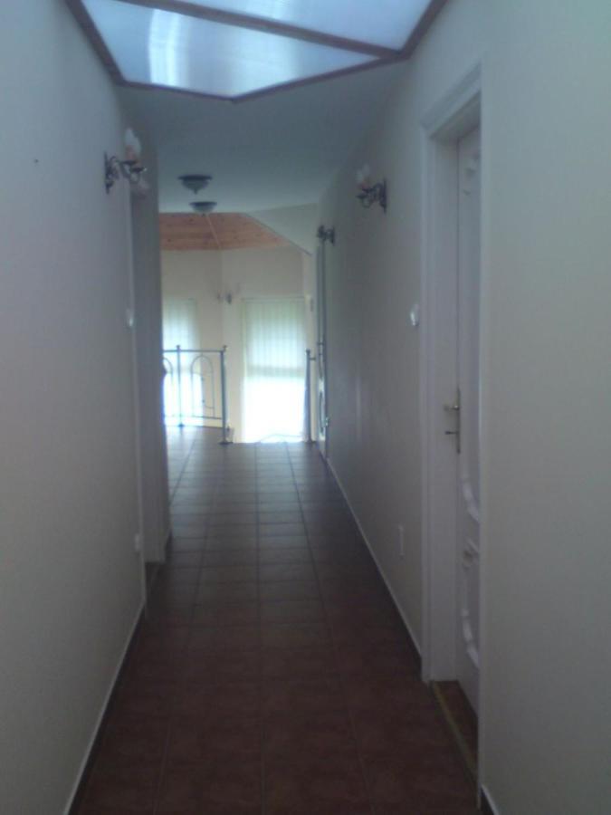 Center apartmanház Hotel Hajdúszoboszló Esterno foto
