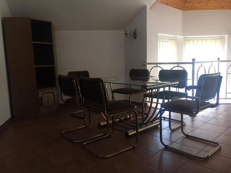 Center apartmanház Hotel Hajdúszoboszló Esterno foto