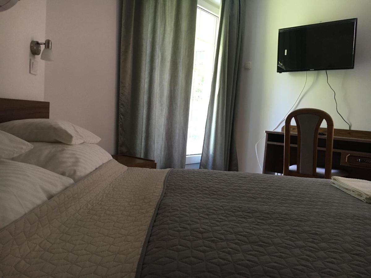 Center apartmanház Hotel Hajdúszoboszló Esterno foto
