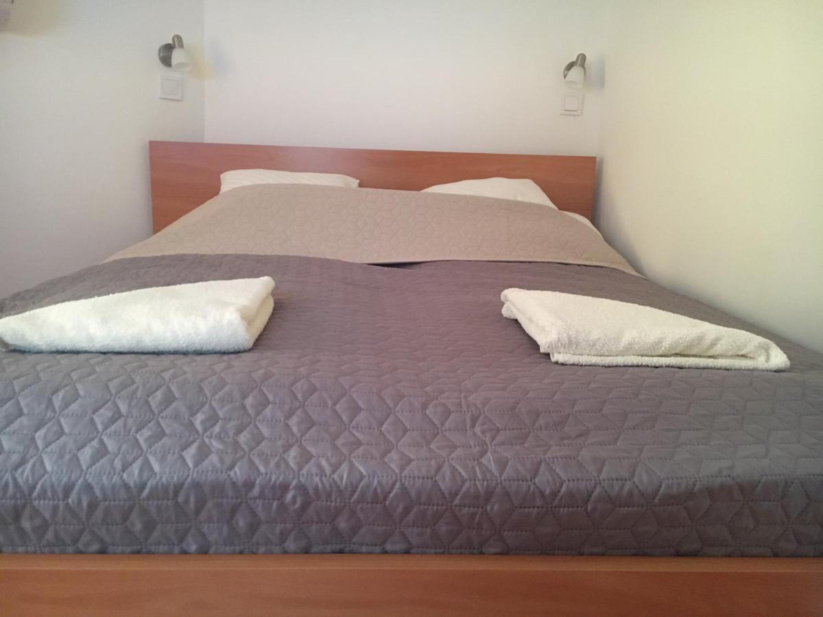 Center apartmanház Hotel Hajdúszoboszló Esterno foto